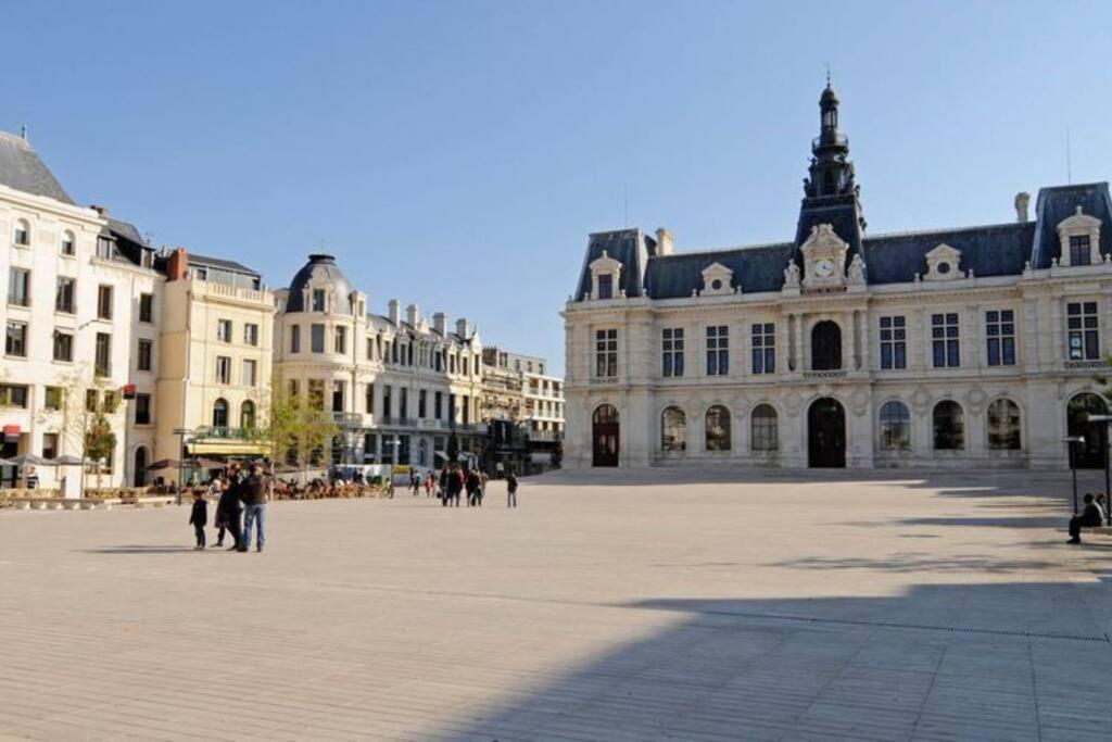 Appartement En Face De La Gare - Centre Ville Poitiers Exterior photo